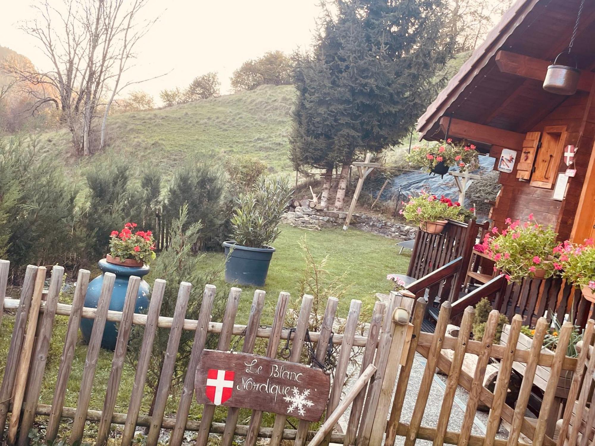 Le Blanc Nordique Chalet *